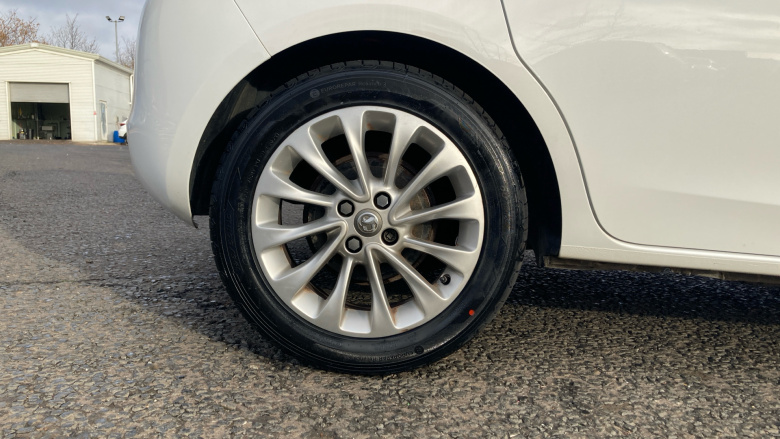 Vauxhall Corsa 1.4 SE Nav 5dr Petrol Hatchback